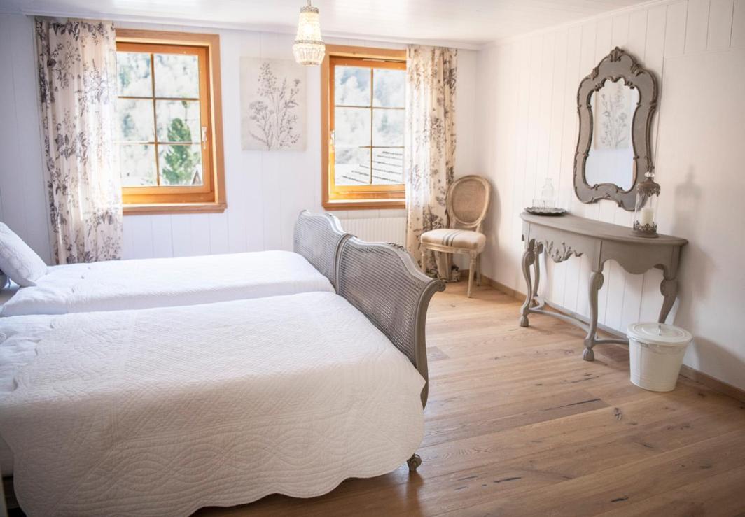 Casa Pasch - Boutique Bed And Breakfast In Cumpadials Sumvitg Eksteriør billede